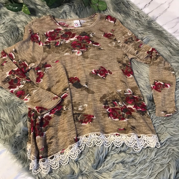 Lightweight Floral Sweater with Lace Trim - Picture 8 of 8